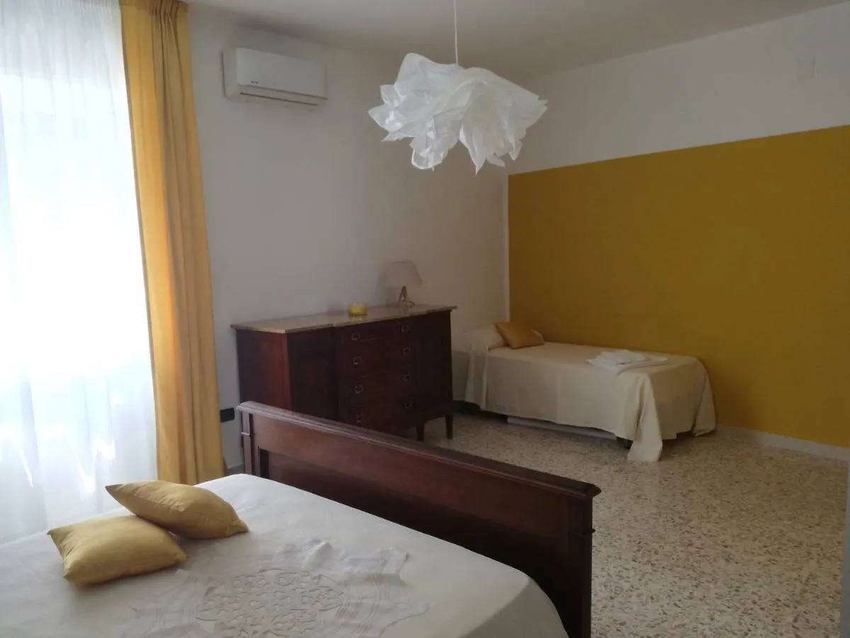 Spira Mirabilis Napoli Hotel 3*, Naples